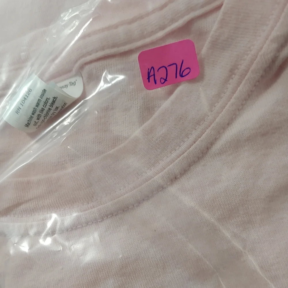 Mötley Crüe Women's Short Sleeve Pink Tee - Picture 14 of 14